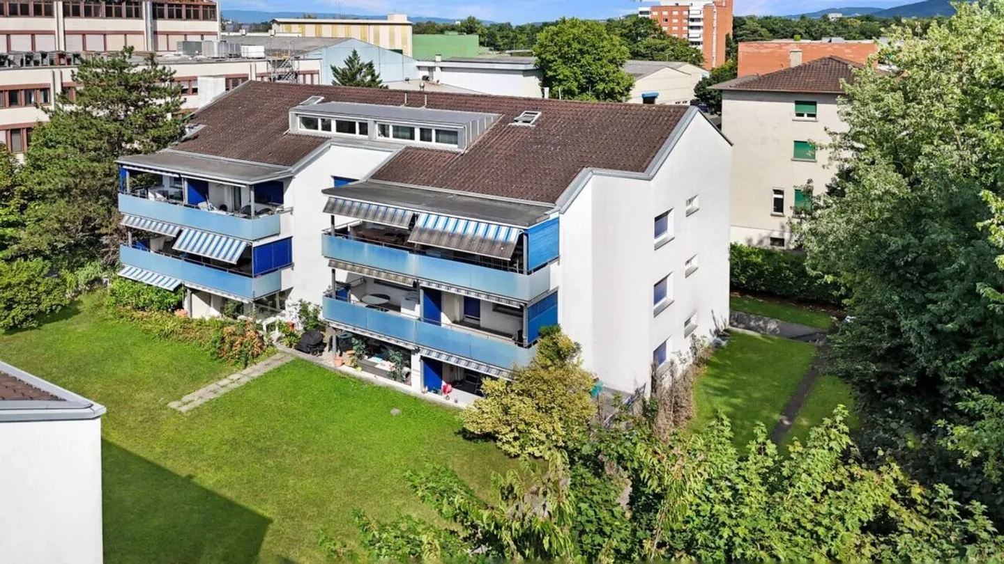gemütliche Wohnung mit grosszügigem Balkon, Keller und Einstellhallenplatz - Foto 12 von 14