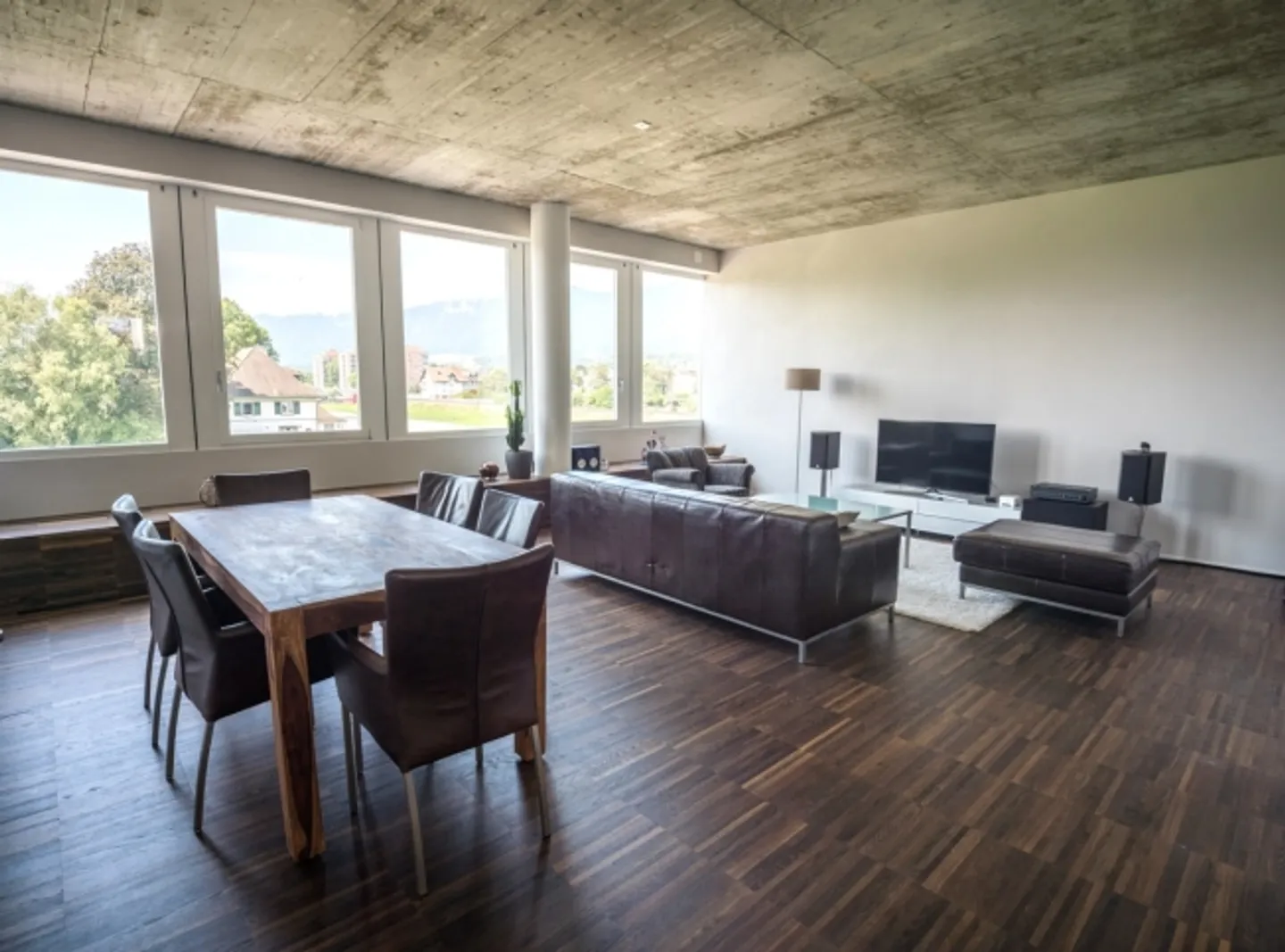 Urban living with style - Loft apartment with cool rooftop terrace - Photo 2 of 12