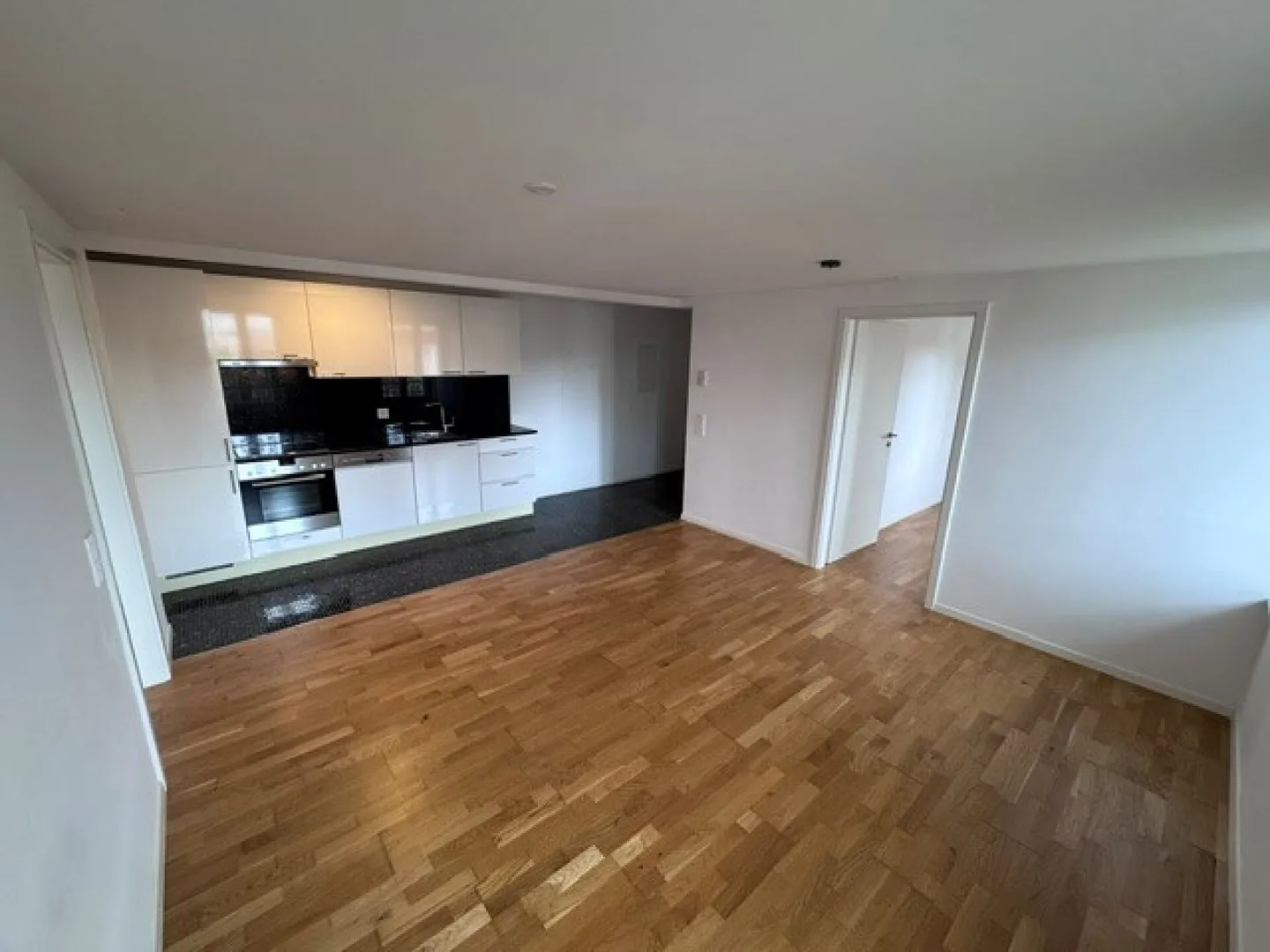 3-room ground floor apartment in a central location - Photo 1 of 9