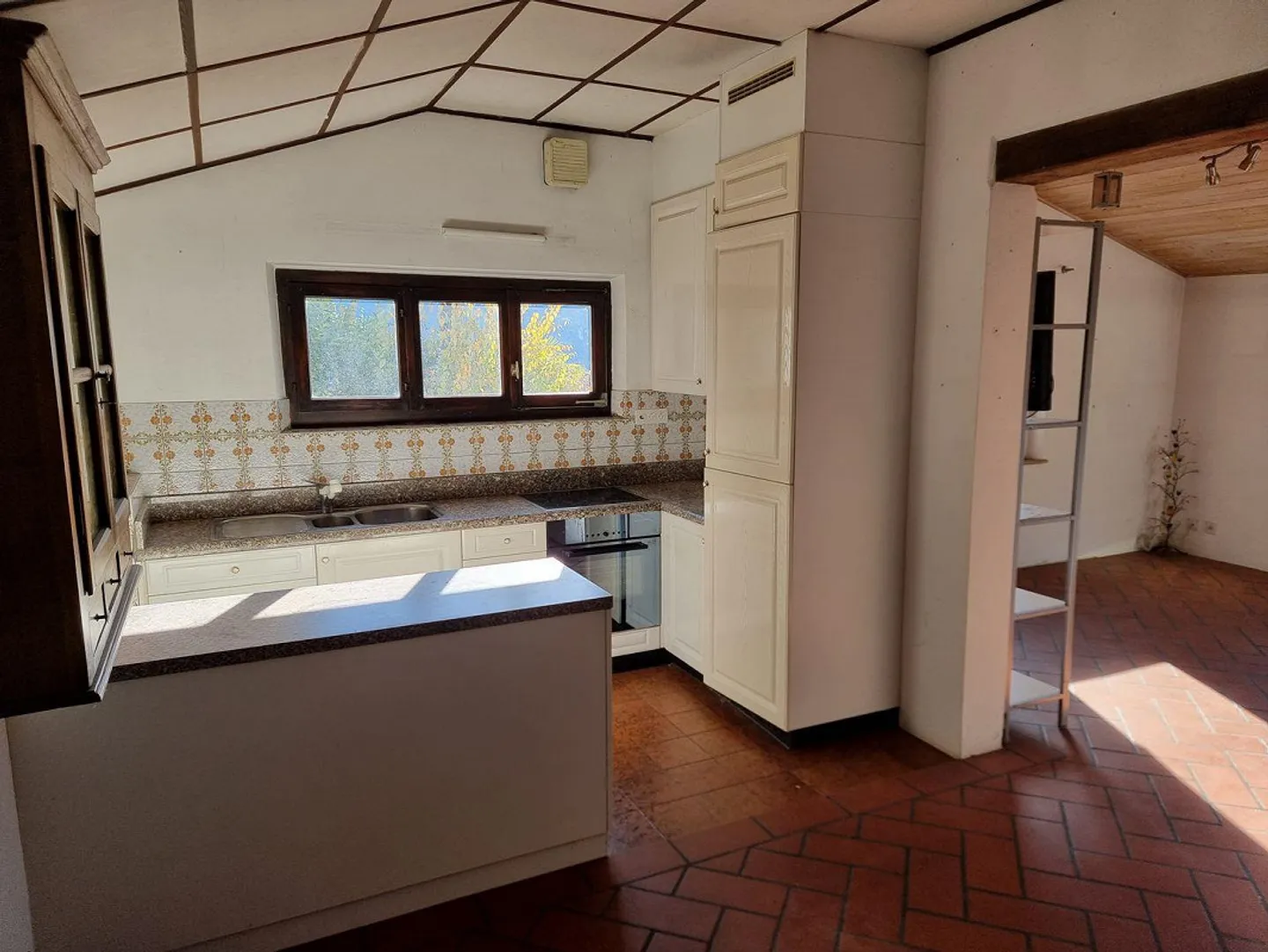 View, fresh air and tranquility in Cugnasco - Photo 2 of 9