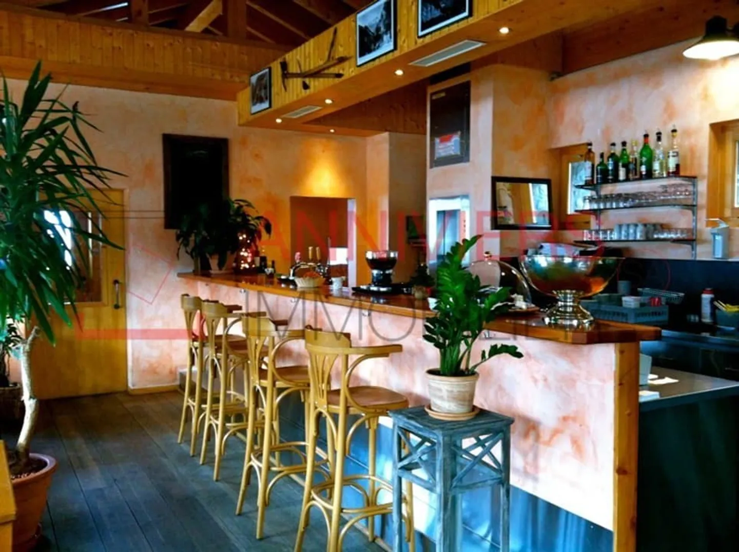 Ristorante tipico con vista panoramica e luce solare ottimale - Foto 7 di 13