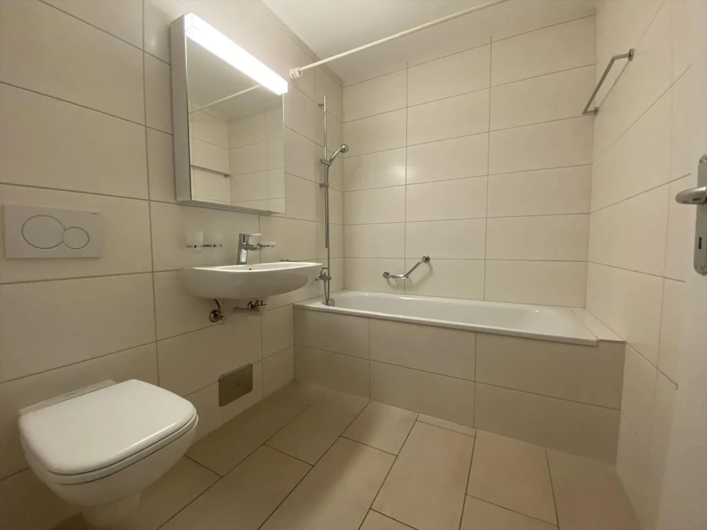 Appartamento con 4,5 stanze e balcone - Foto 7 di 7