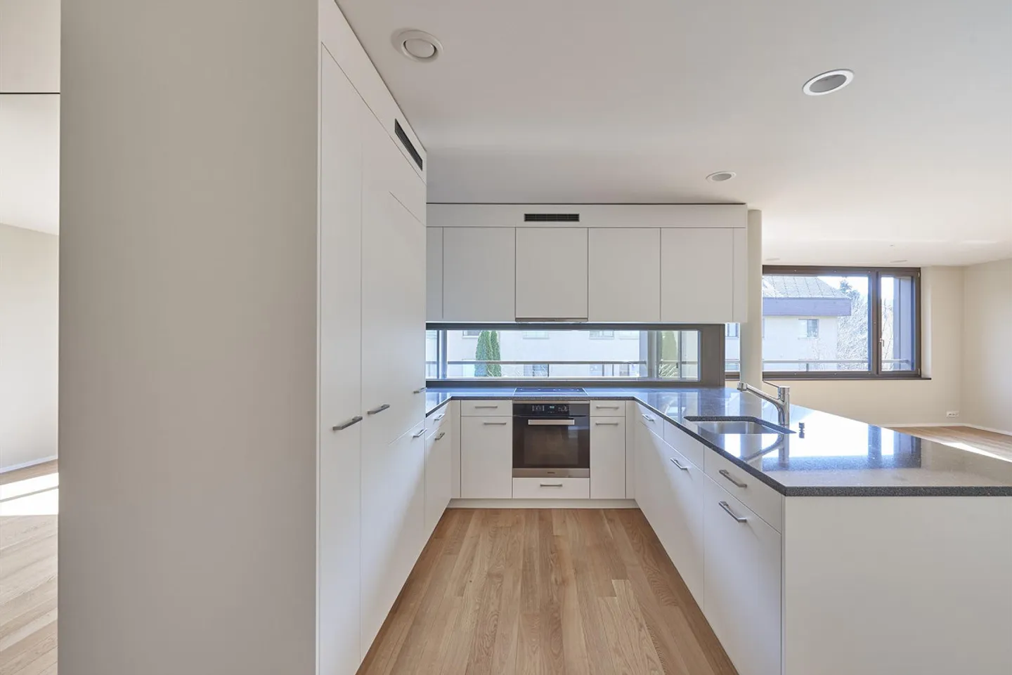 Appartamento di 2,5 locali di alta qualità con loggia - Foto 2 di 6