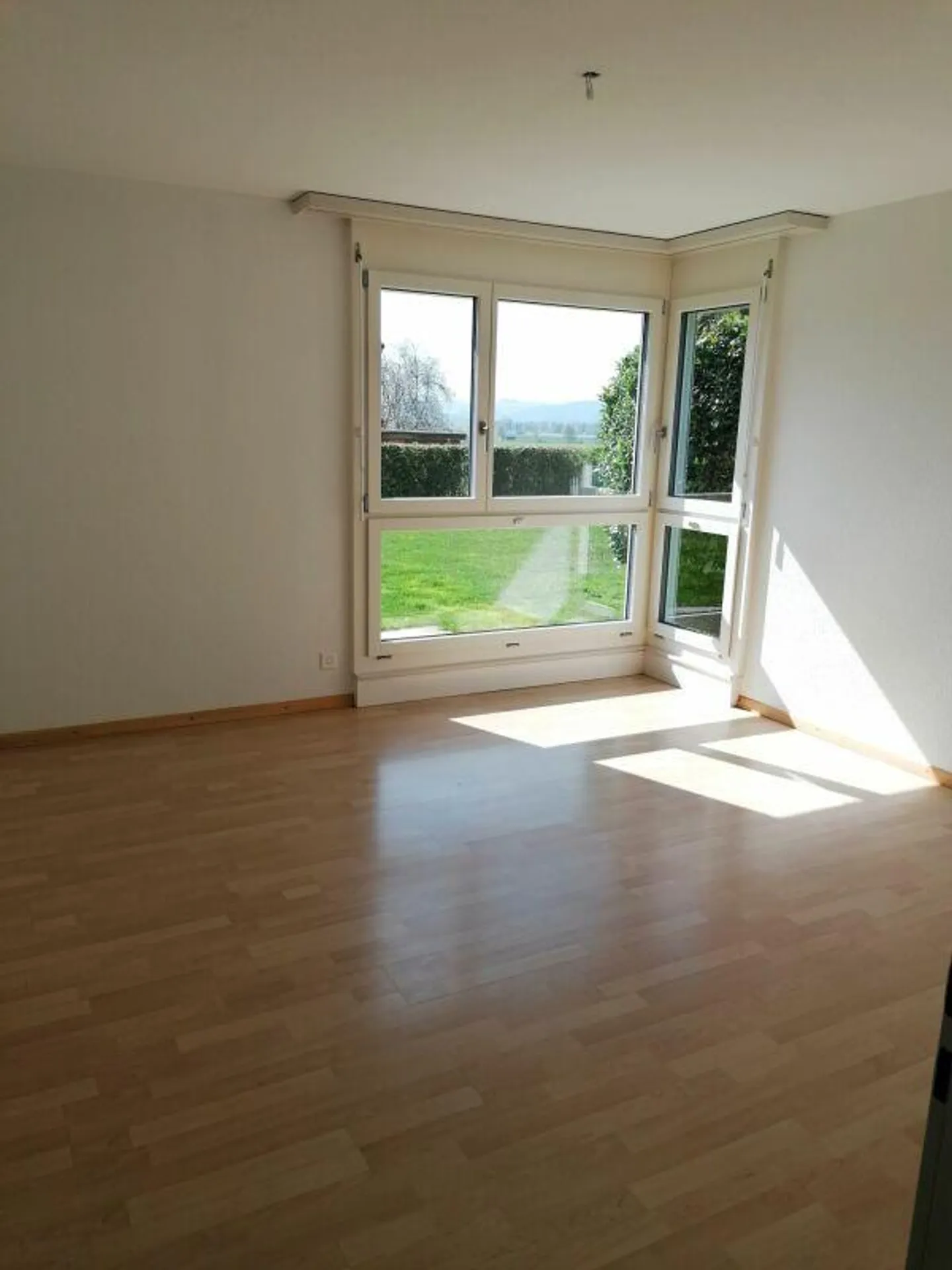 4.5 Room Ground Floor Apartment with View into the Green - Photo 9 of 12
