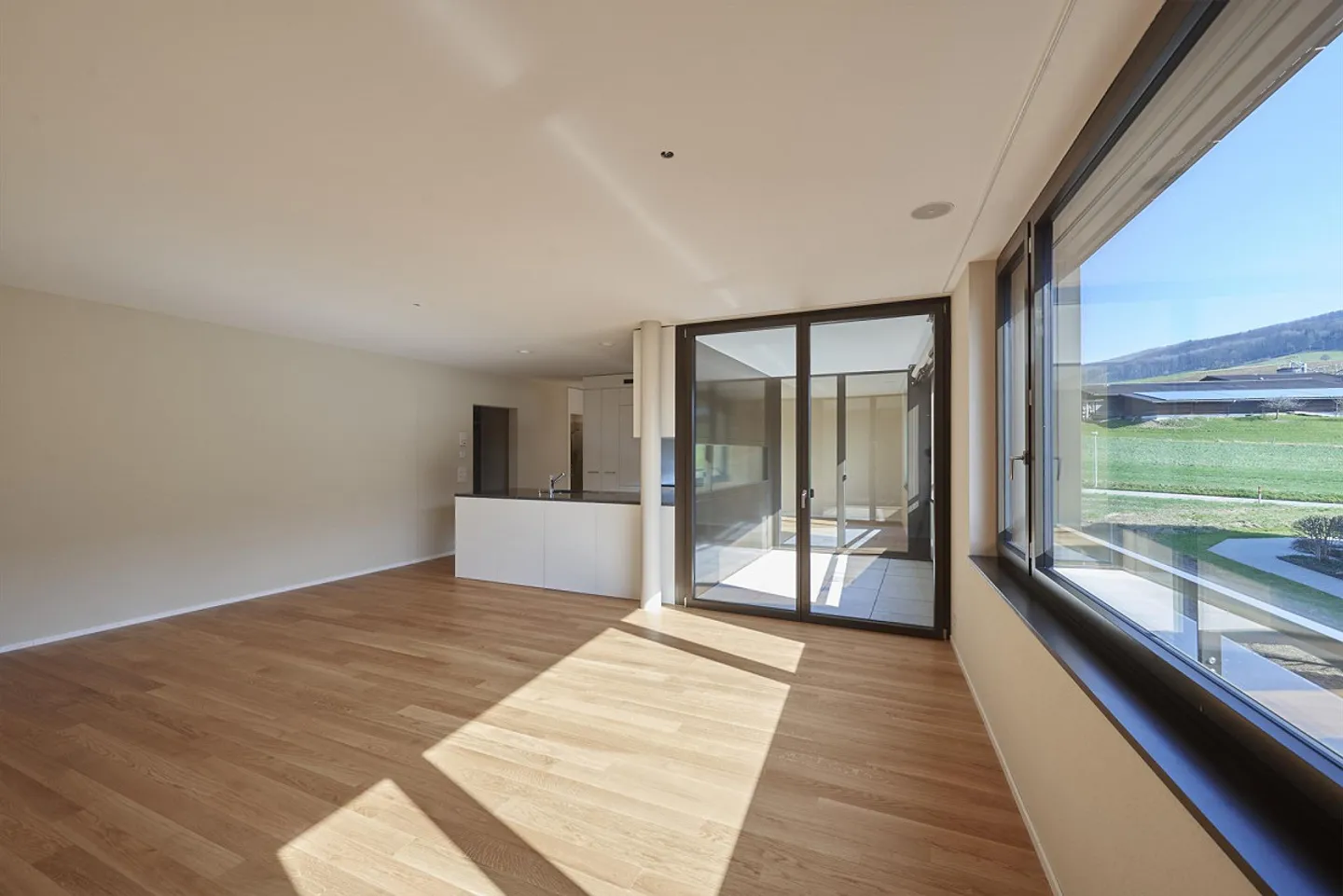 Appartamento di 2,5 locali di alta qualità con loggia - Foto 3 di 6