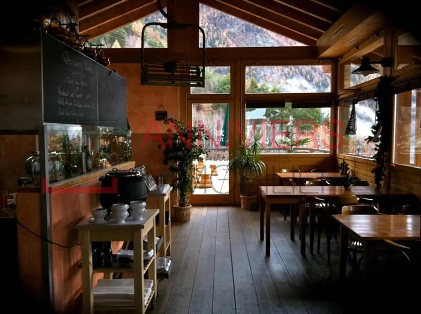 Ristorante tipico con vista panoramica e luce solare ottimale - Foto 10 di 13