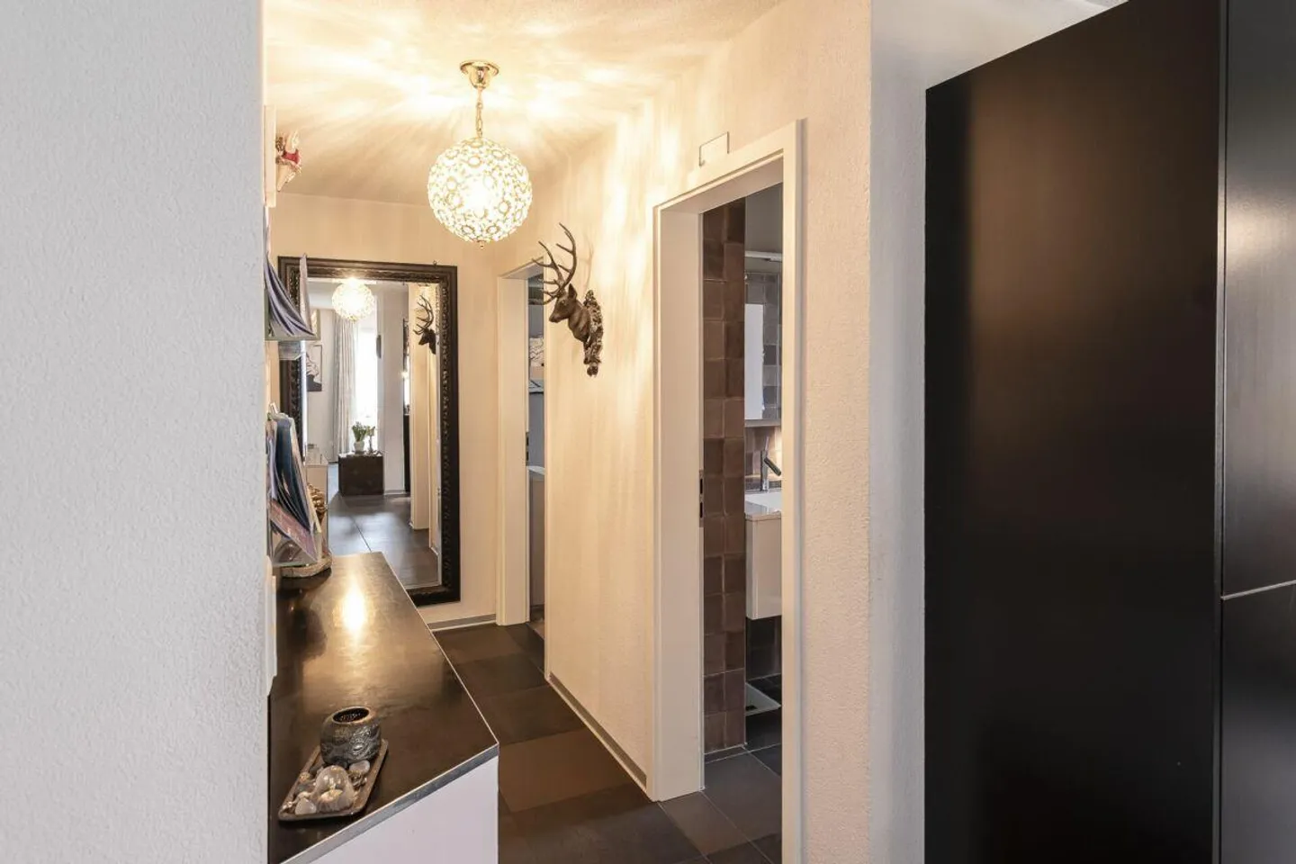 Bright and spacious 5.5-room condominium with parking space - Photo 20 of 30