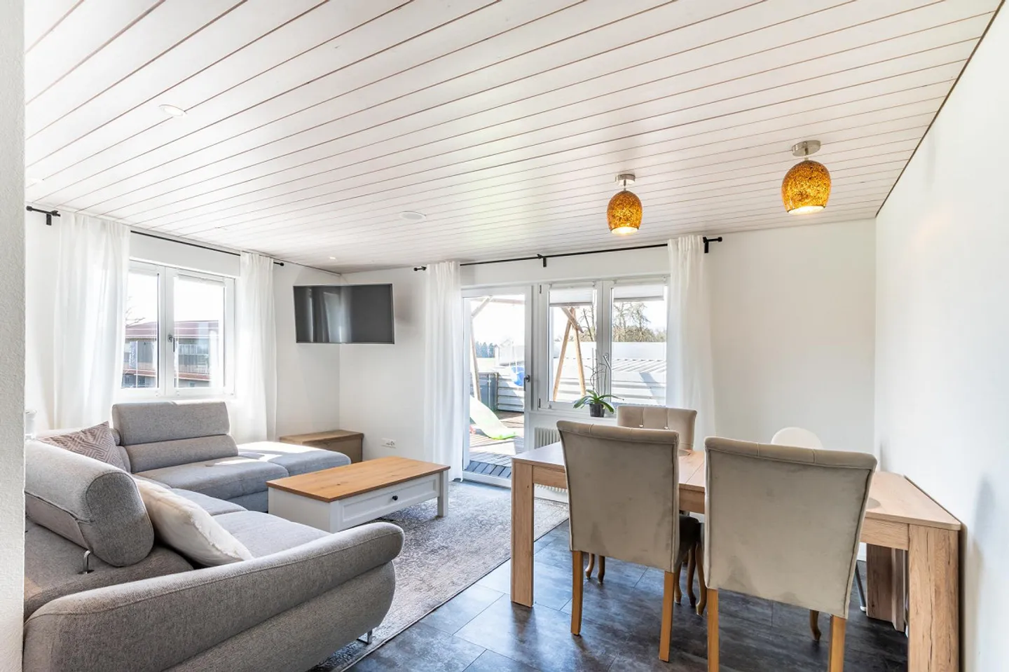 Tankstelle, Shop, Coffee Lounge und Wohnen – ein vielseitiges Gesam... - Foto 15 di 20