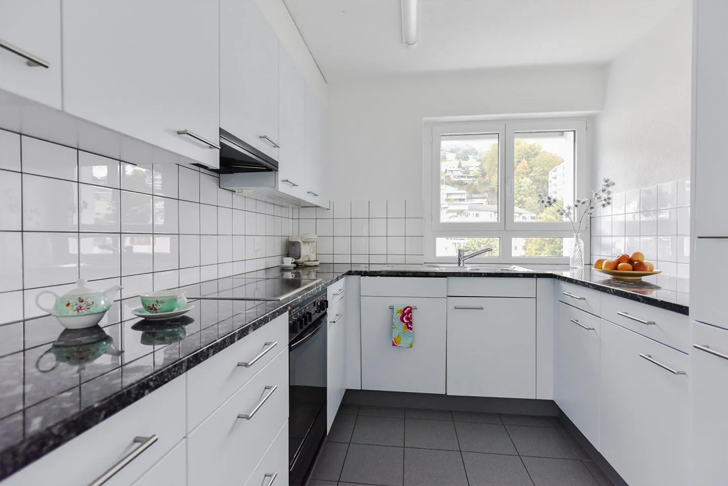 Beautiful apartment with balcony - Photo 4 of 9