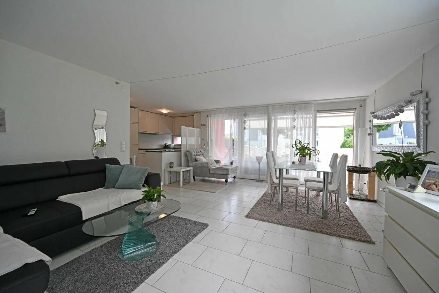 3.5-Room Garden Apartment with Privacy - Photo 3 of 9