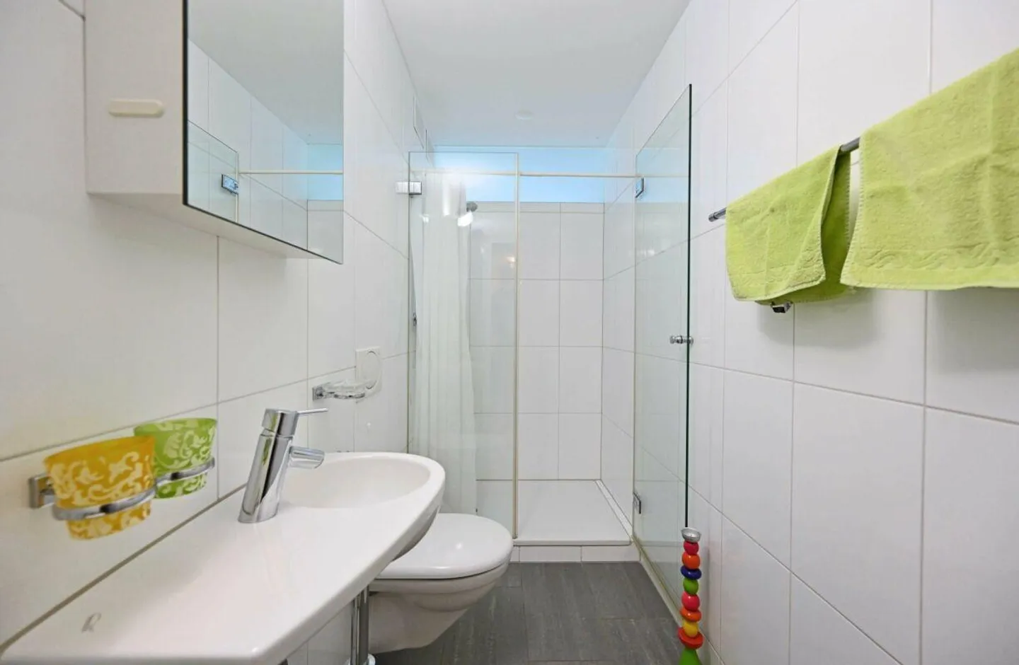 3.5-Room Garden Apartment with Privacy - Photo 6 of 9