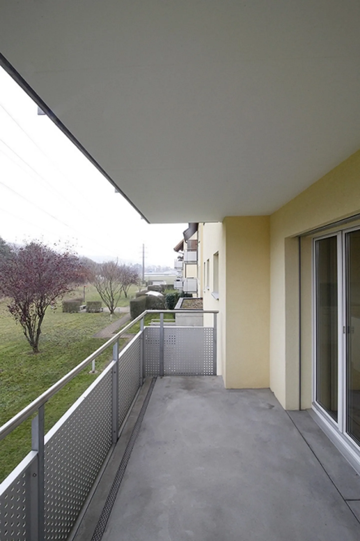 Spacious apartment seeks new residents! - Photo 10 of 11