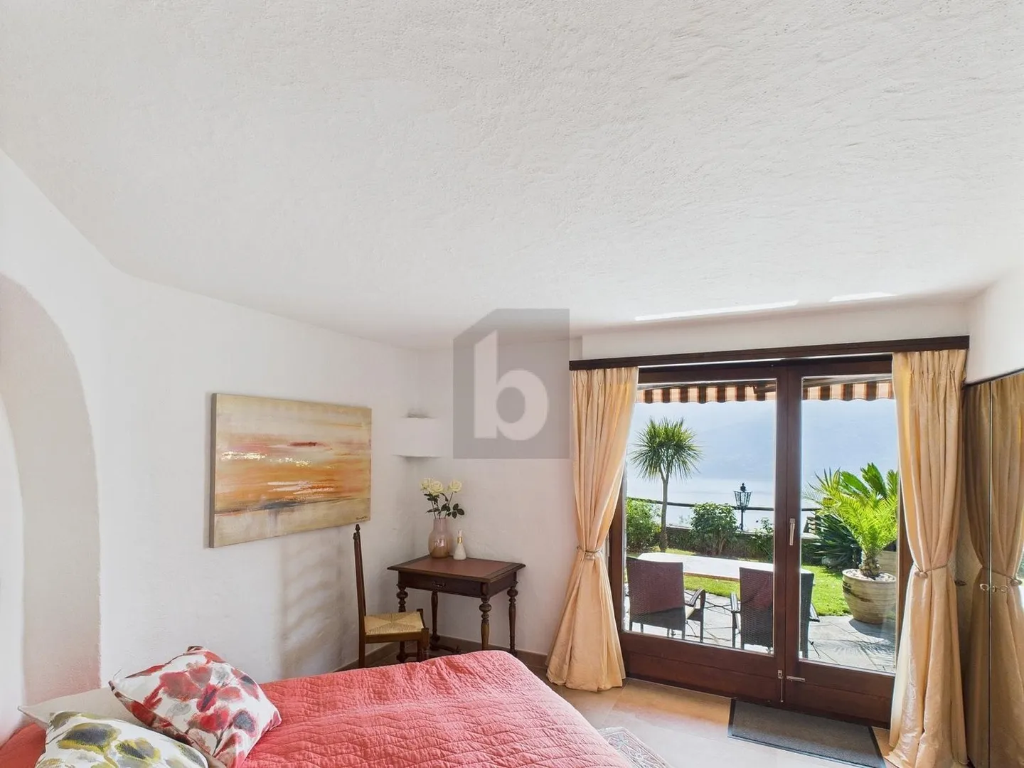 ELEGANT WITH GARDEN AND WONDERFUL LAKE VIEW - Photo 3 of 4