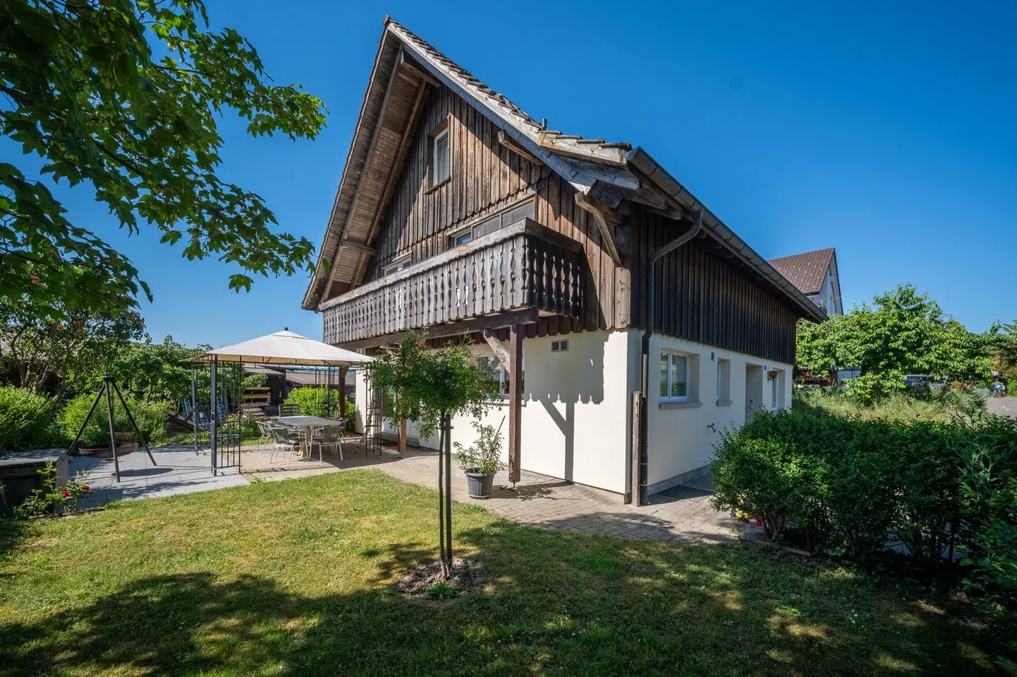 Spacious Single-Family Home with Plenty of Surroundings and Expansive Garden - Photo 1 of 13