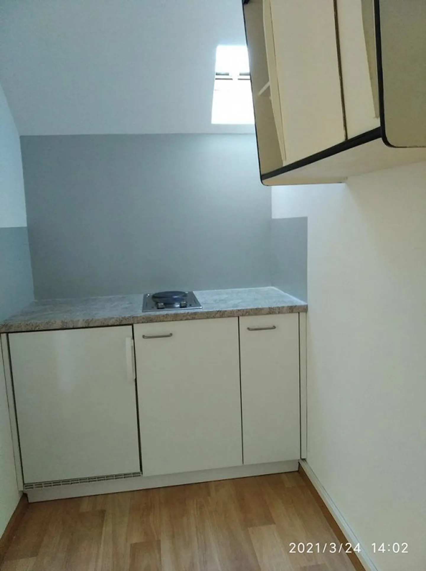 Attic with many possibilities - Photo 2 of 4