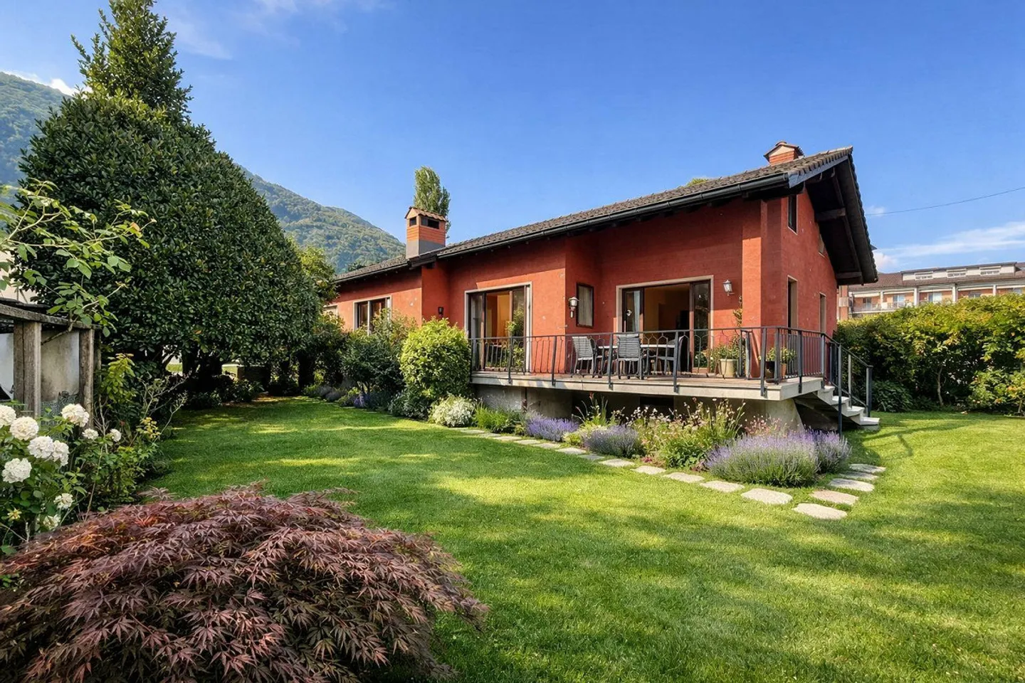 Einfamilienhaus mit Garten im Zentrum von Bellinzona – grosses Entwicklungspotenzial - Foto 2 von 16