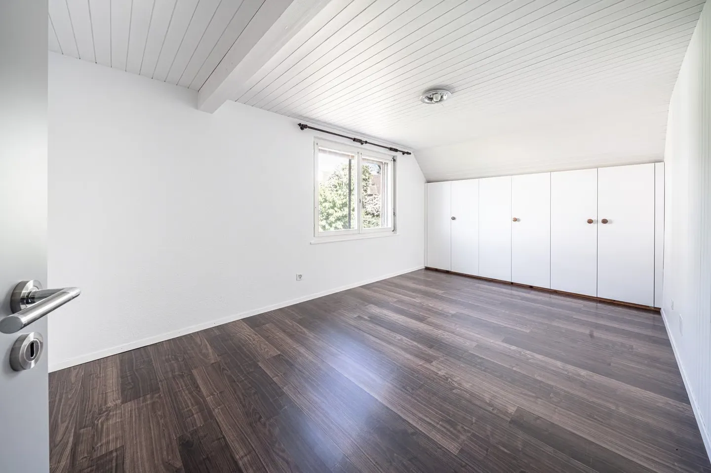 Spacious Single-Family Home with Plenty of Surroundings and Expansive Garden - Photo 12 of 13