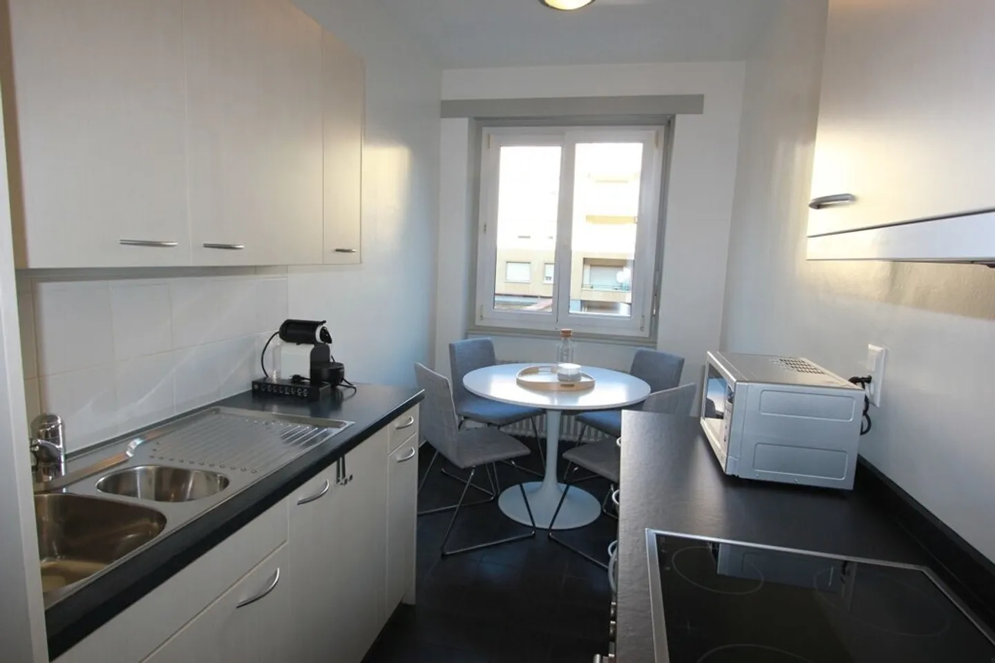 Tastefully furnished on the Right Bank - Photo 5 of 7