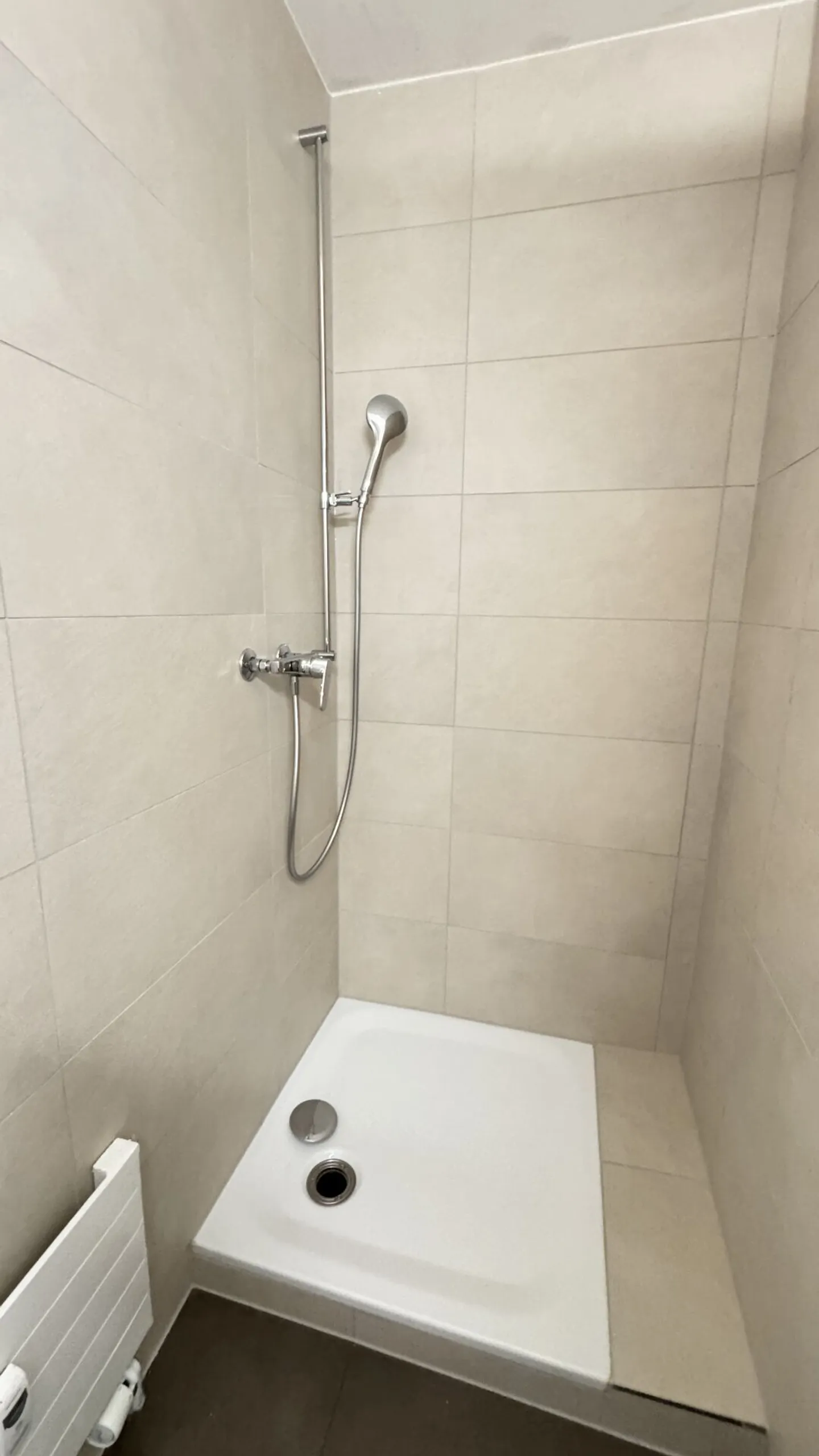 TOP Appartamento Moderno 4.5 Stanze Ristrutturato con Vista Panoramica Fantastica su Tutta Berna - Foto 12 di 18