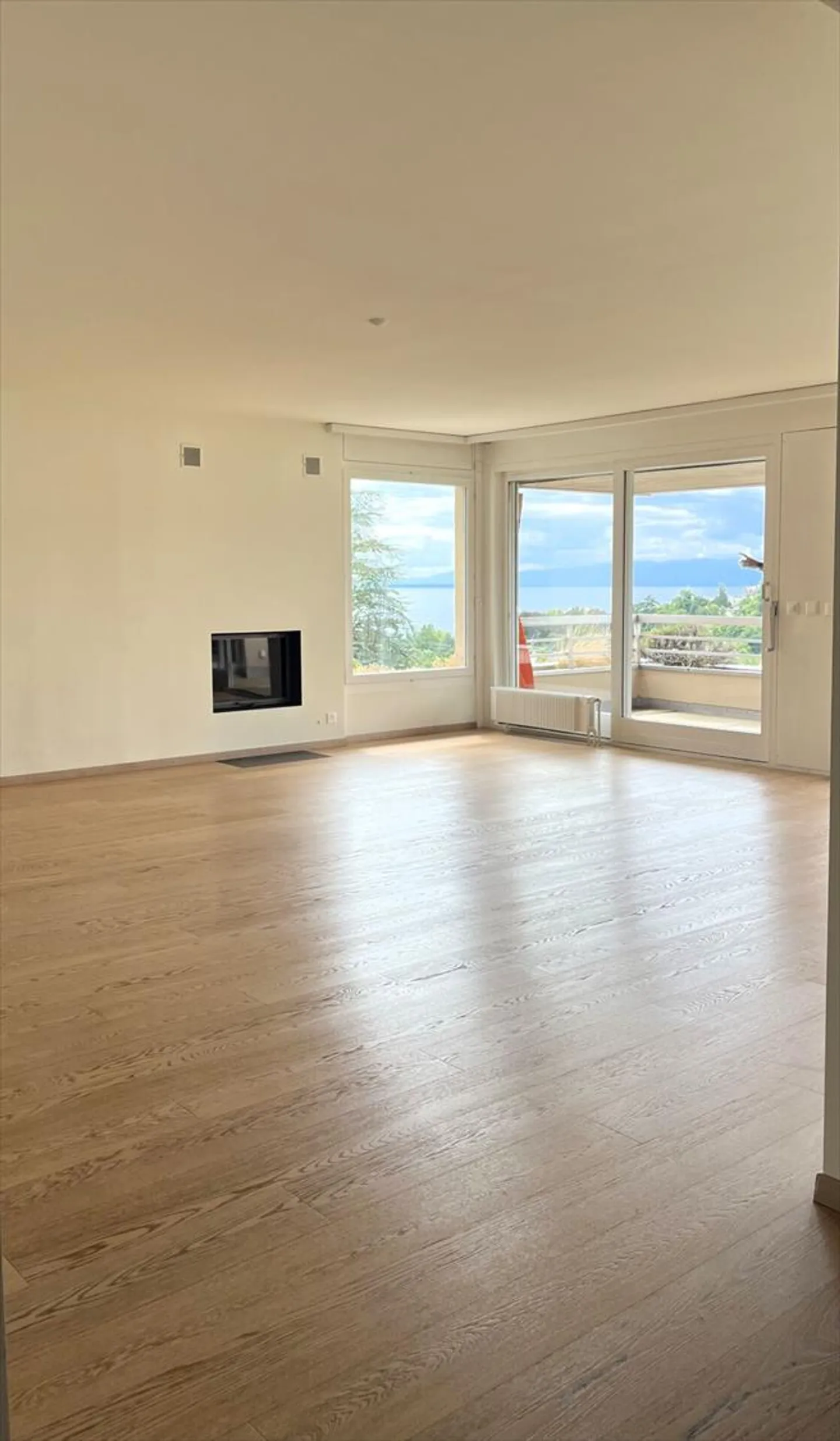 Sublime 4.5 pièces avec place de parc souterraine incluse - Photo 5 sur 13