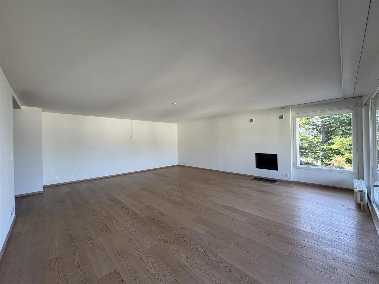 Sublime 4.5 pièces avec place de parc souterraine incluse - Photo 4 sur 13