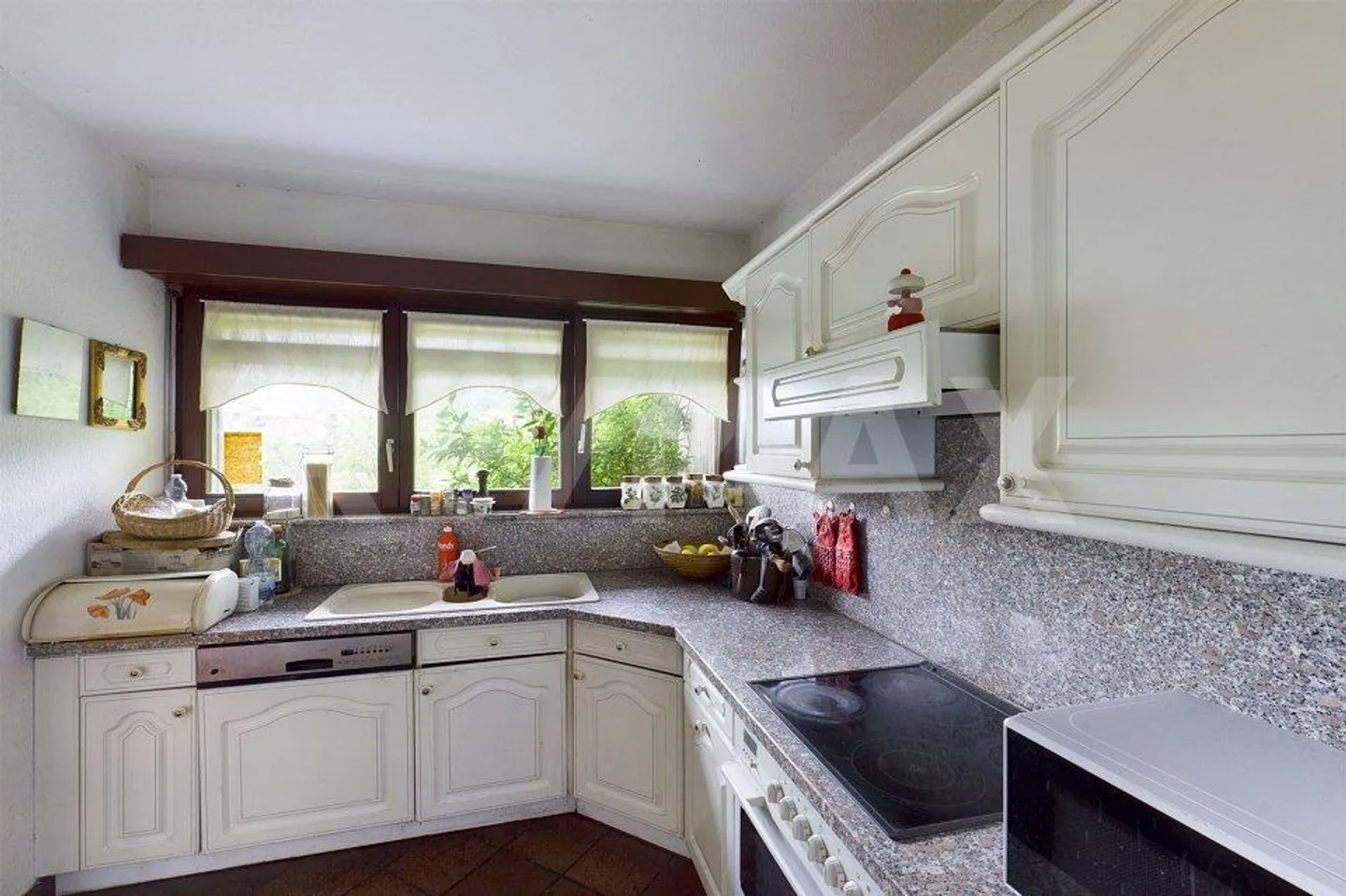 Ferienhaus mit grossen Räumen, nur ein paar Schritte vom See entfernt! - Foto 12 von 13