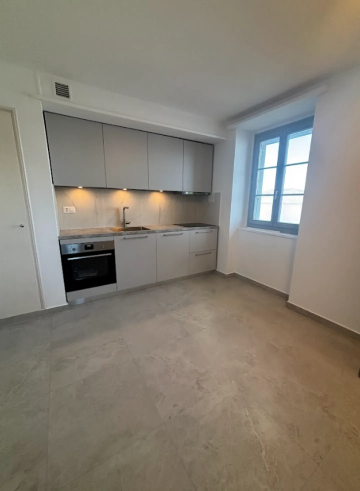 Appartamento 3,5 locali completamente ristrutturato - Foto 1 di 9