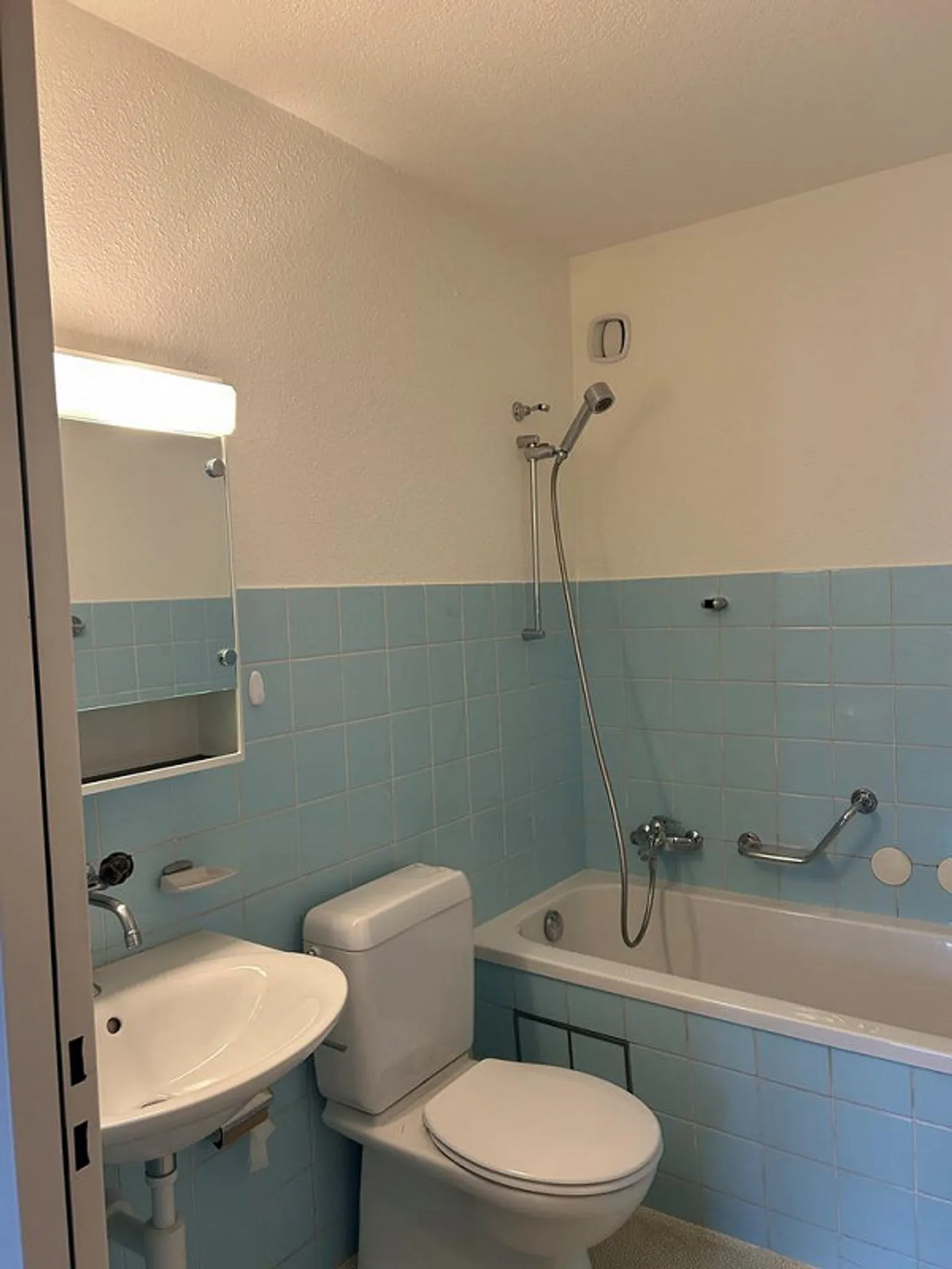 Appartement confortable de 3,5 pièces avec balcon ! - Photo 6 sur 7