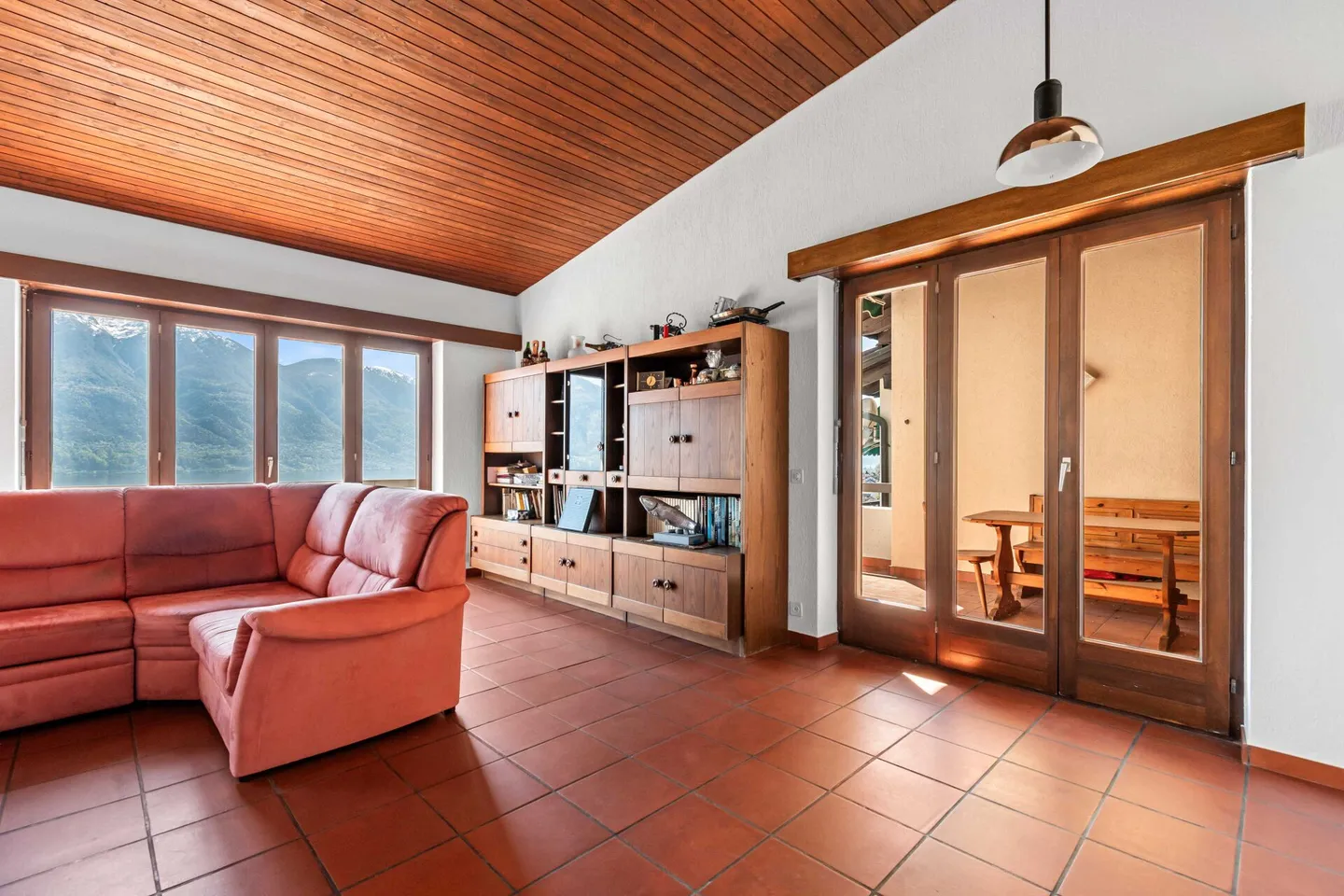 Magnifique maison jumelée de 8,5 pièces avec piscine et vue imprenable - Photo 5 sur 28