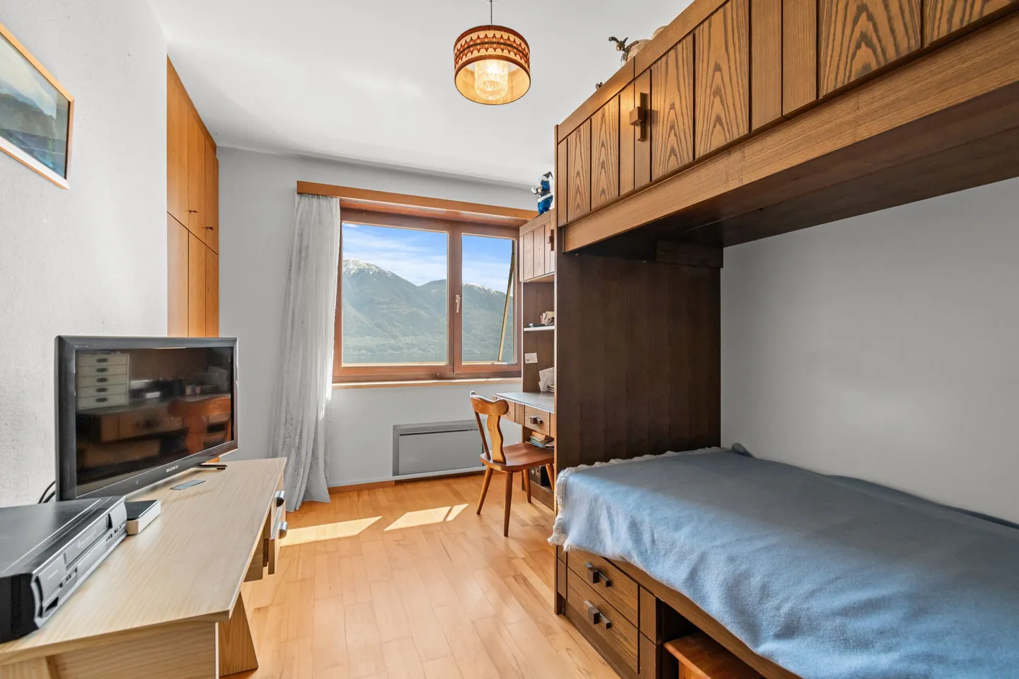 Magnifique maison jumelée de 8,5 pièces avec piscine et vue imprenable - Photo 12 sur 28