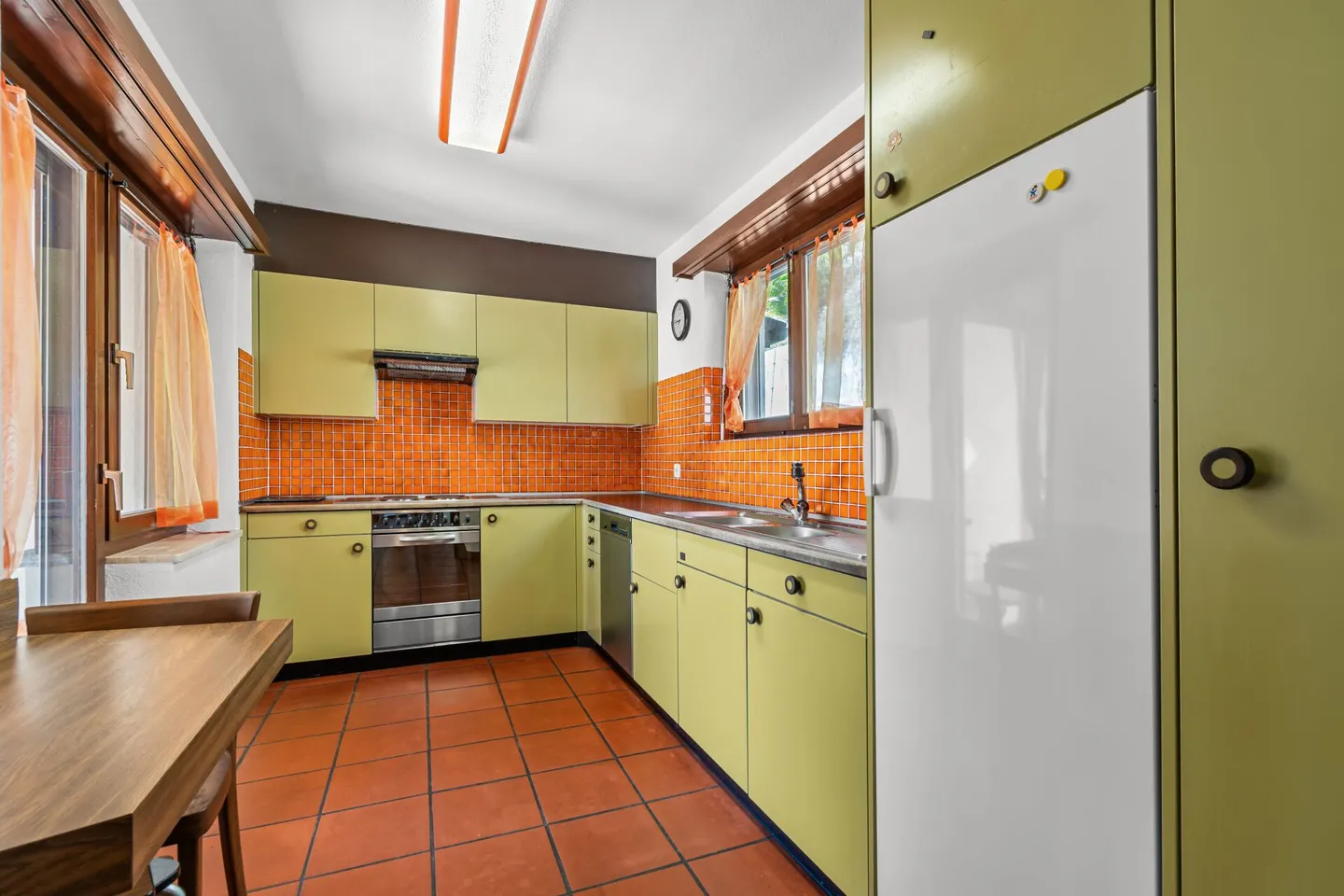 Magnifique maison jumelée de 8,5 pièces avec piscine et vue imprenable - Photo 13 sur 28