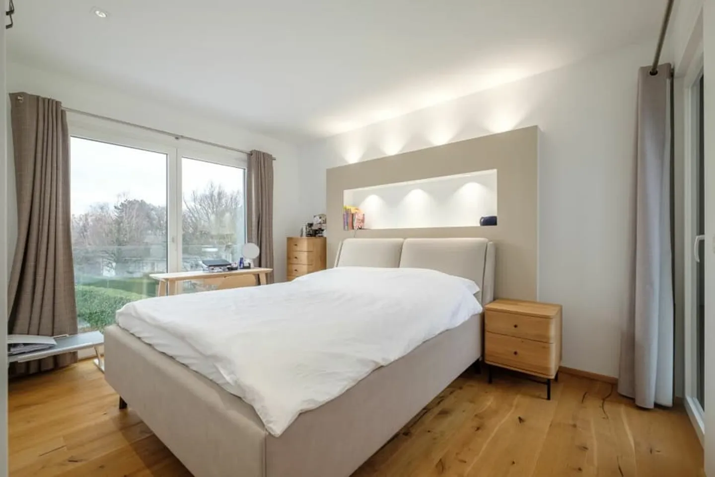 Exklusiv - Wunderschönes modernes Doppelhaus mit Pool - Foto 13 von 13