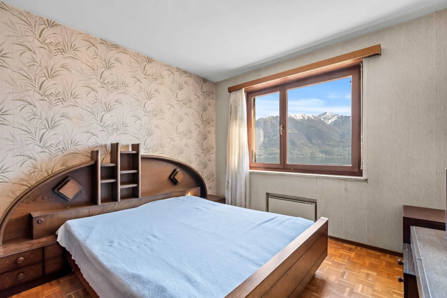 Magnifique maison jumelée de 8,5 pièces avec piscine et vue imprenable - Photo 10 sur 28