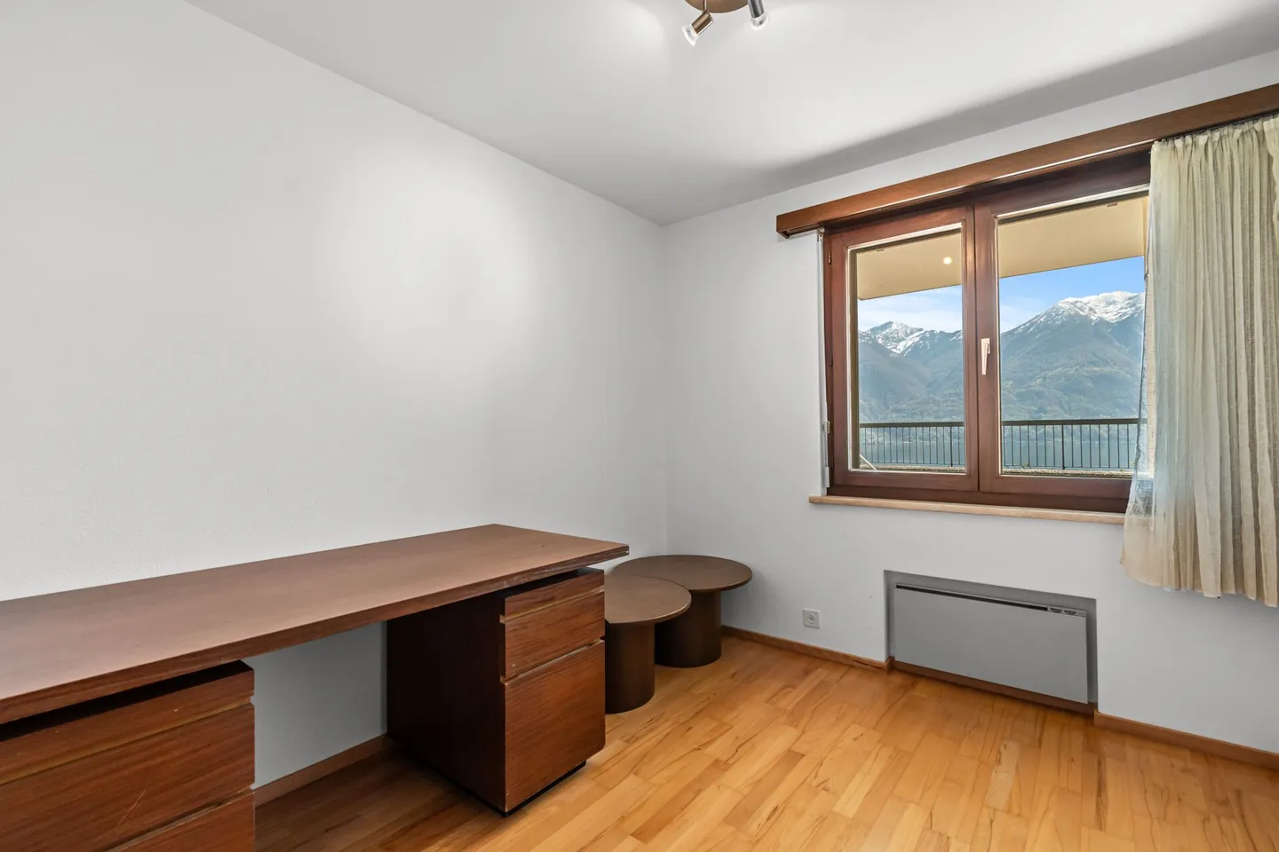 Magnifique maison jumelée de 8,5 pièces avec piscine et vue imprenable - Photo 22 sur 28