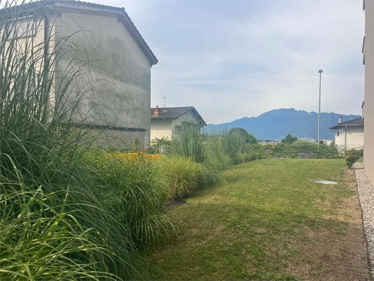 Gordola- stupendo 4.5 con giardino - Foto 11 di 13