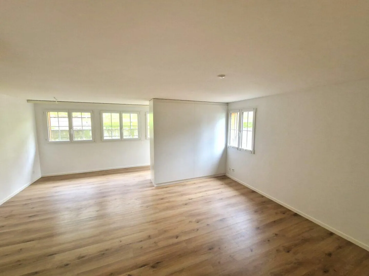 Well-maintained and beautiful living with plenty of space - Photo 2 of 12