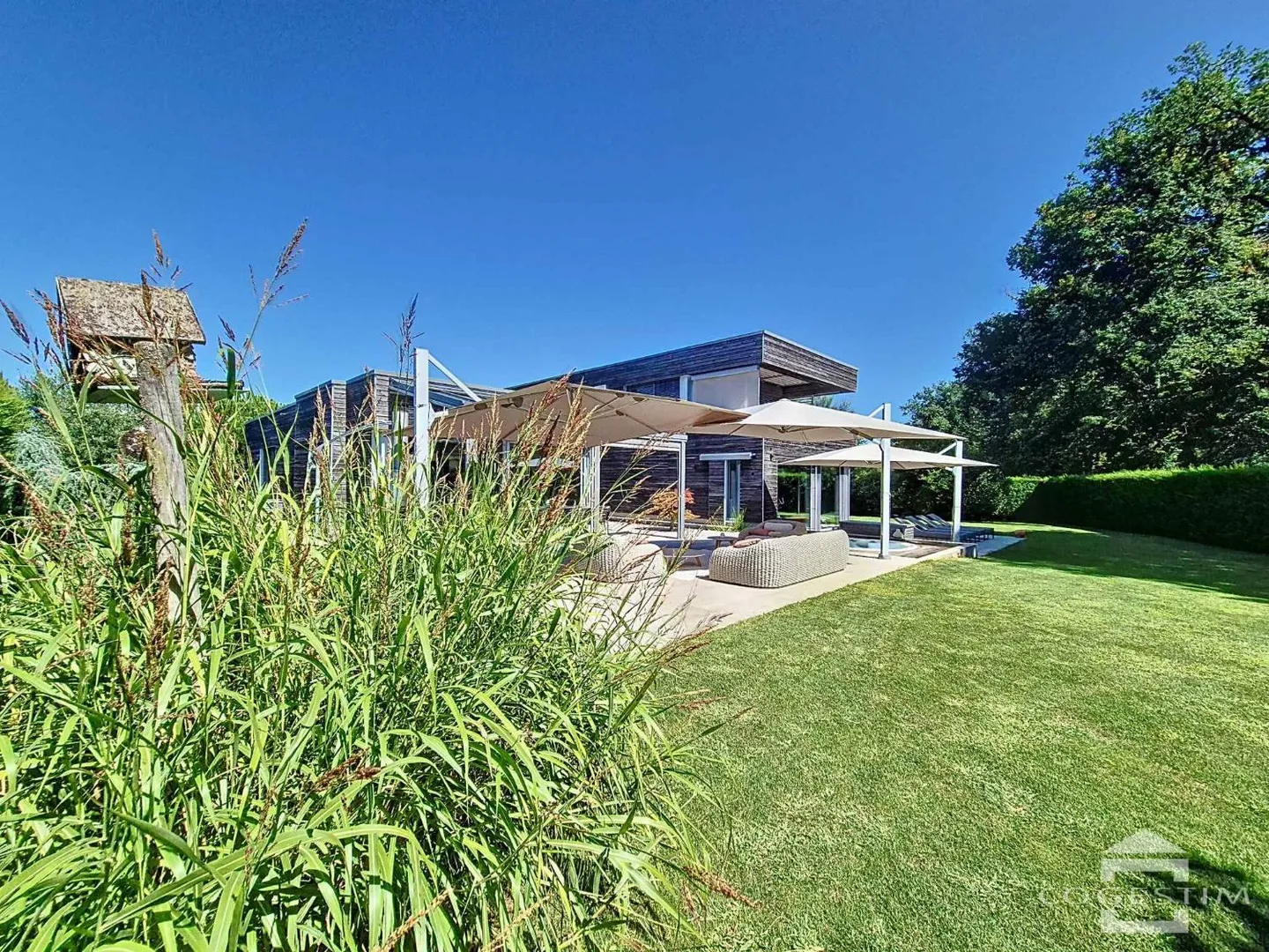 Villa 8,5 Zimmer - Foto 2 von 13