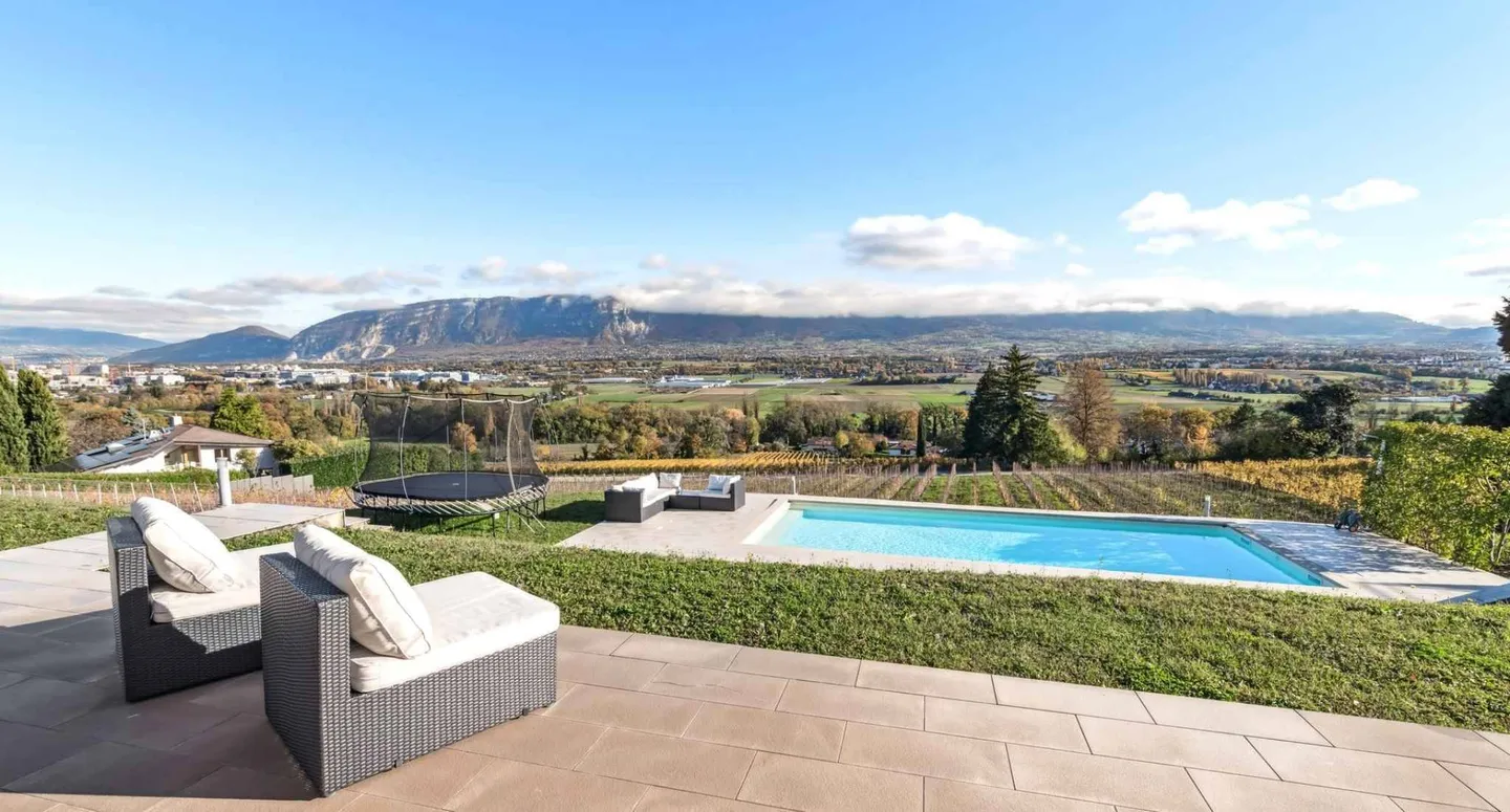 Charmante Villa mit Pool und Weinblick - Foto 1 von 12