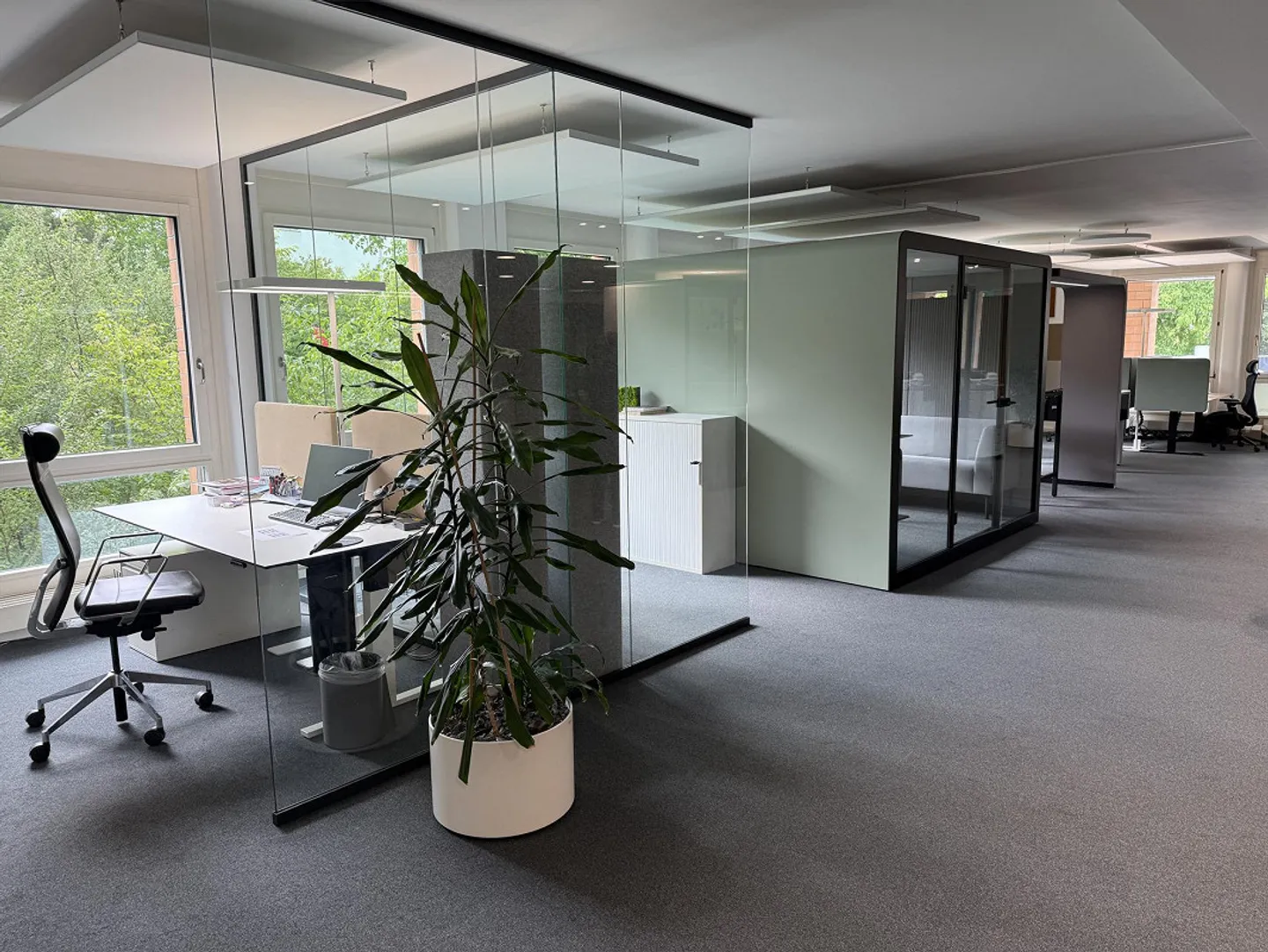 Bright office near the airport - Photo 2 of 5