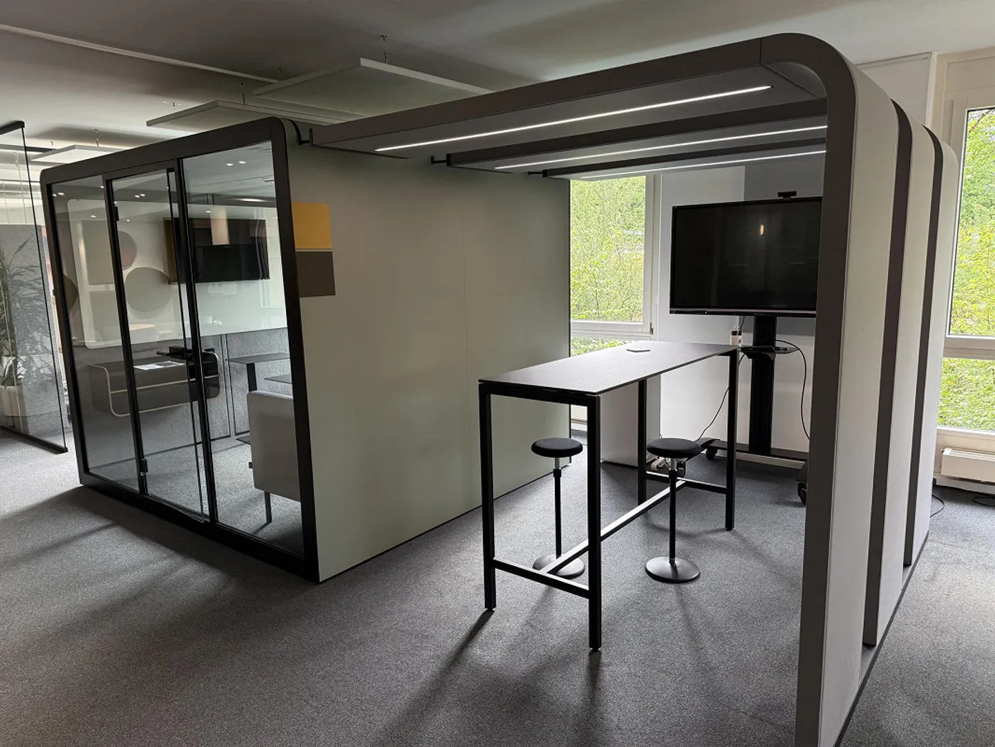 Bright office near the airport - Photo 3 of 5
