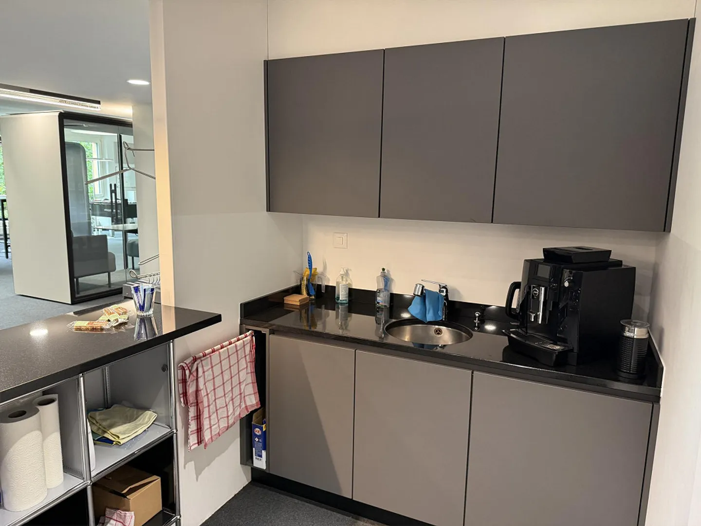 Bright office near the airport - Photo 5 of 5