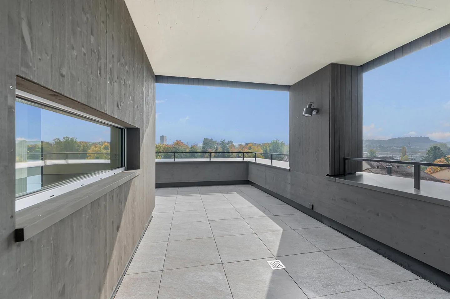 Penthouse apartment with breathtaking views - Photo 2 of 12