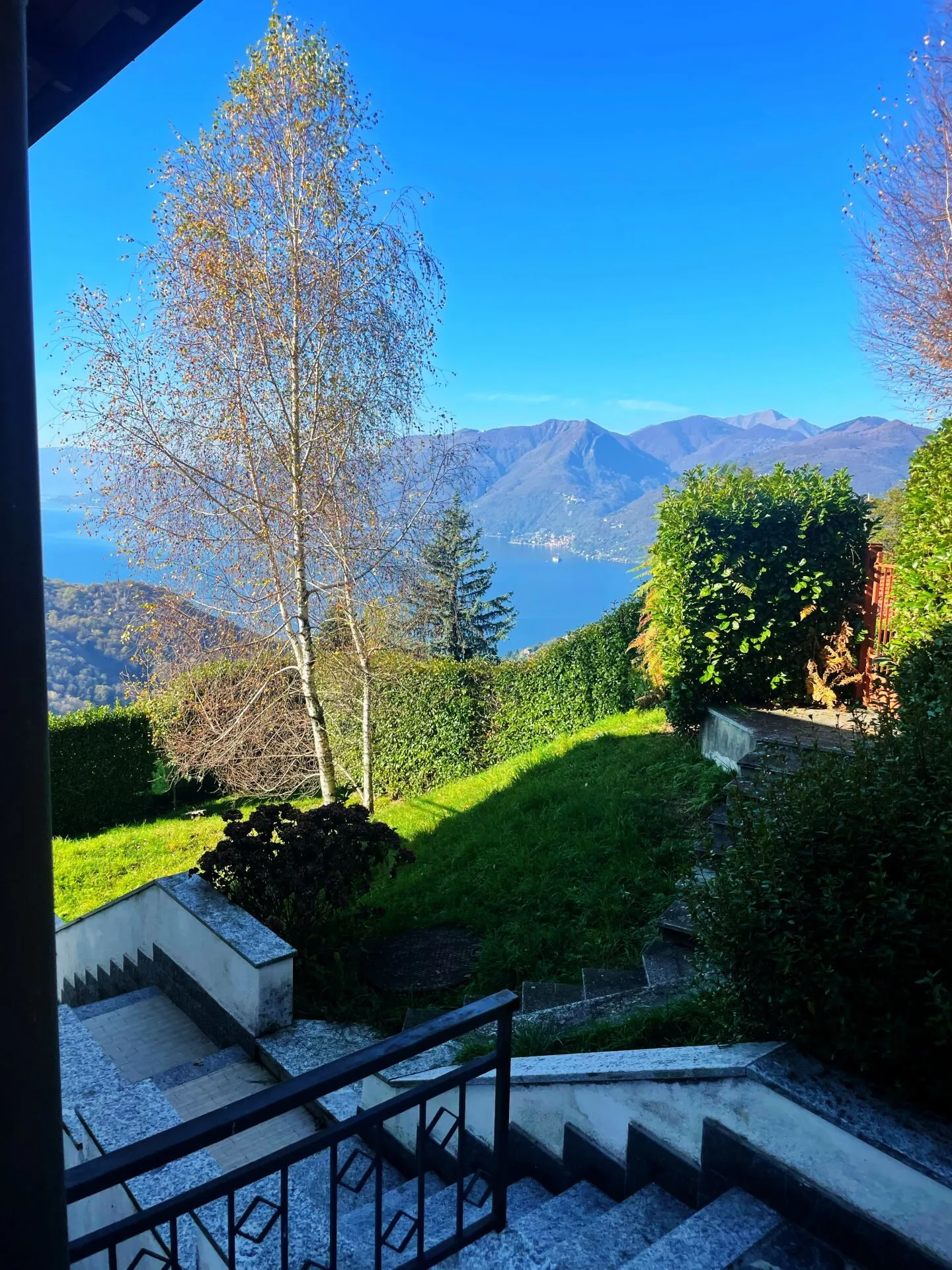 Villa, 6 pièces / 240 m2 avec vue magnifique sur le lac - Photo 10 sur 10