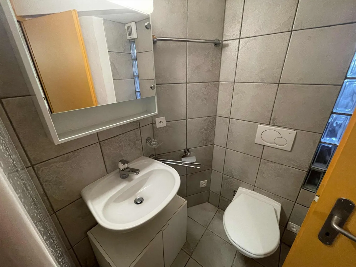 Bel appartement de 1,5 pièce avec jardin au centre - Photo 8 sur 11