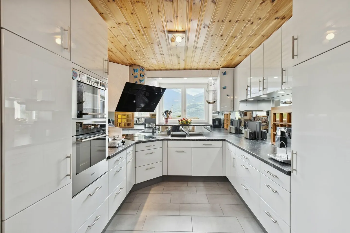 Spaziosa casa familiare nel cuore dei vigneti - Foto 3 di 5