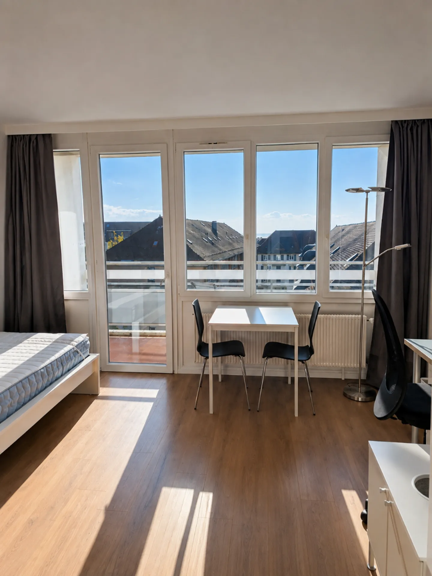 CHF 1’670.– | Möbliertes Studio 1,5 Zimmer mit Balkon – Lausanne - Foto 1 von 3