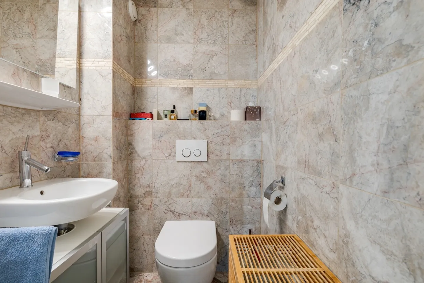 Proprietà spaziosa con seminterrato versatile - Foto 9 di 15