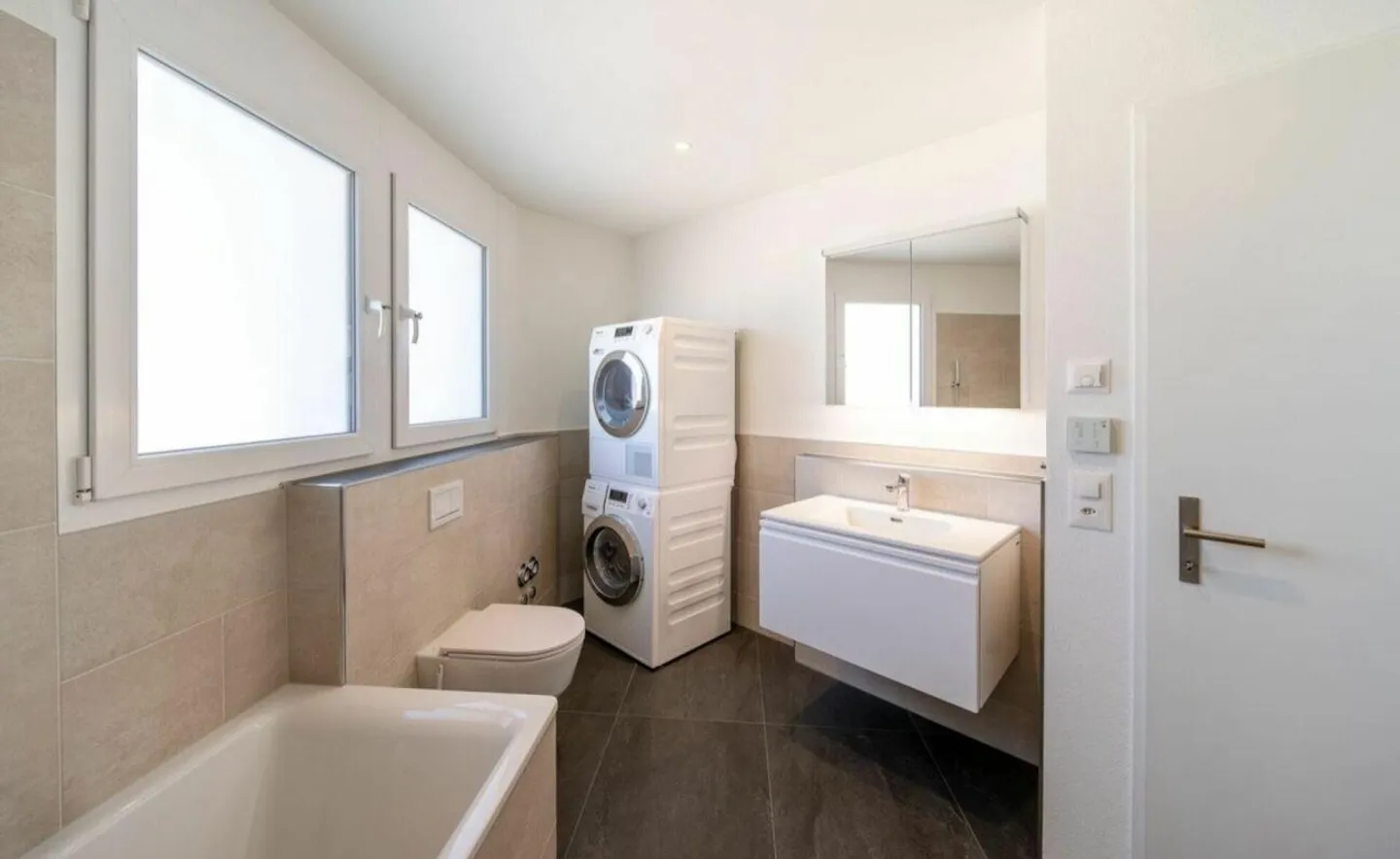 L'attico di 4,5 stanze inondato di luce nella migliore posizione - Foto 7 di 14