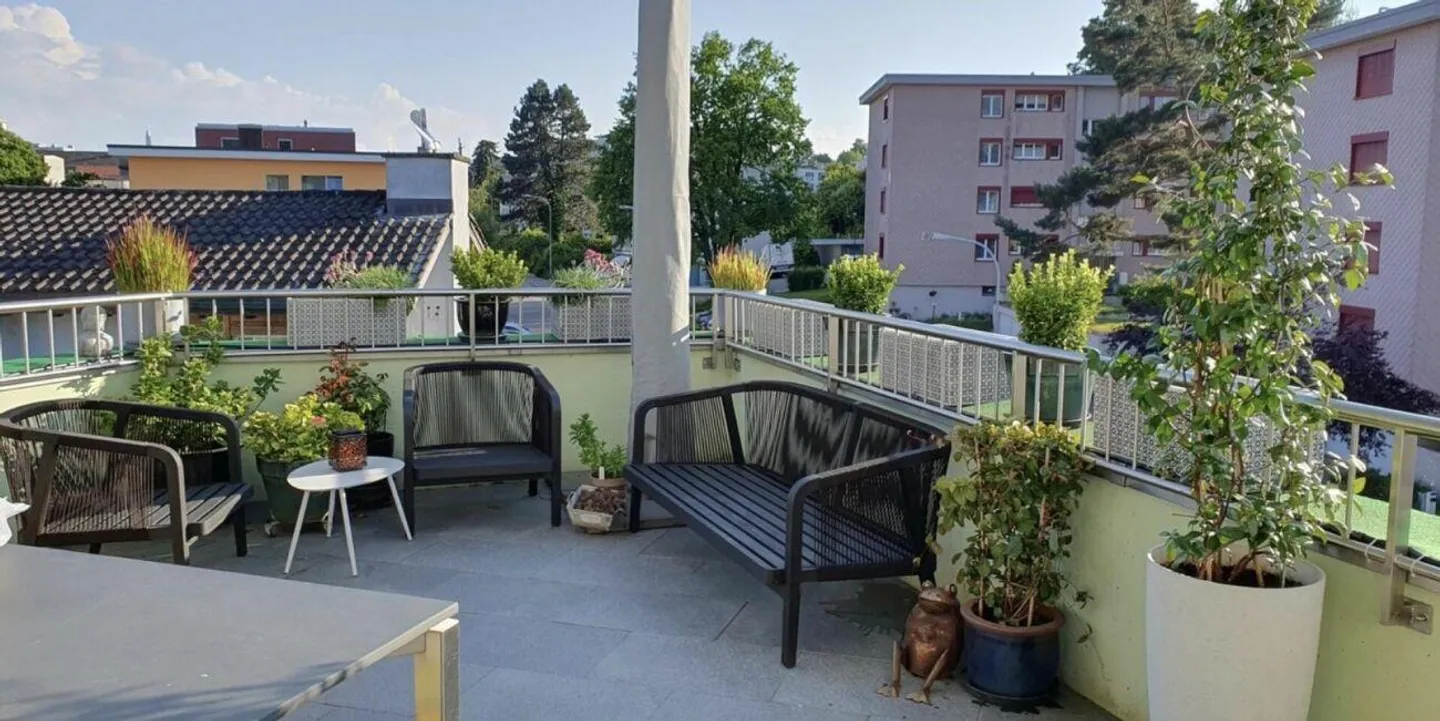 L'attico di 4,5 stanze inondato di luce nella migliore posizione - Foto 10 di 14