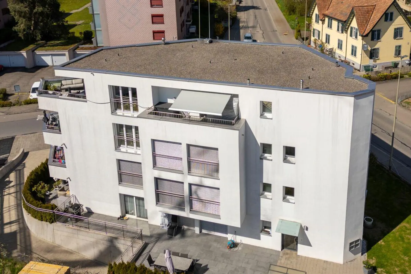 L'attico di 4,5 stanze inondato di luce nella migliore posizione - Foto 12 di 14